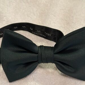 Elegant Black Bow Tie